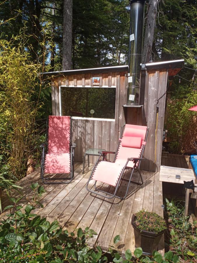 Forest Sweet Retreat Hot Tub & Wood Fired Sauna Ucluelet Kültér fotó