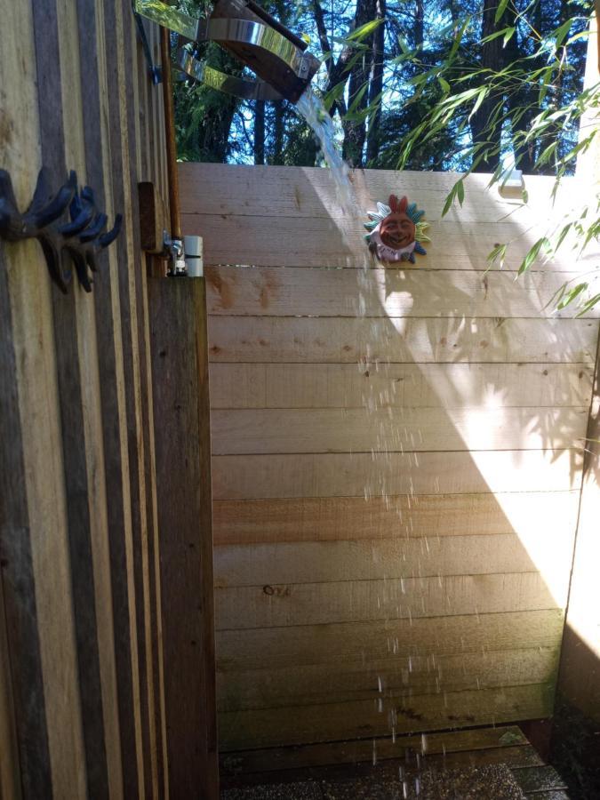 Forest Sweet Retreat Hot Tub & Wood Fired Sauna Ucluelet Kültér fotó