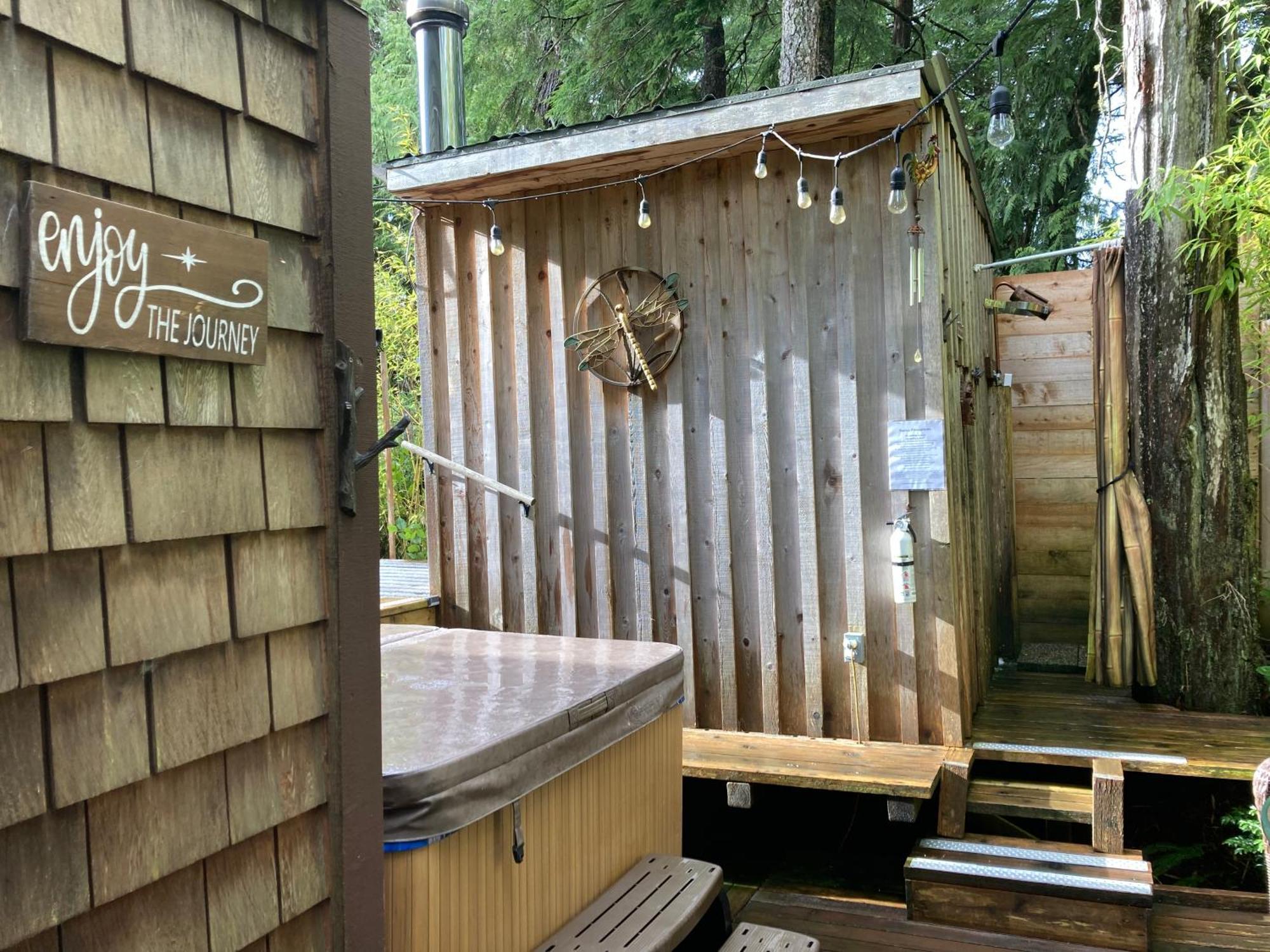 Forest Sweet Retreat Hot Tub & Wood Fired Sauna Ucluelet Kültér fotó