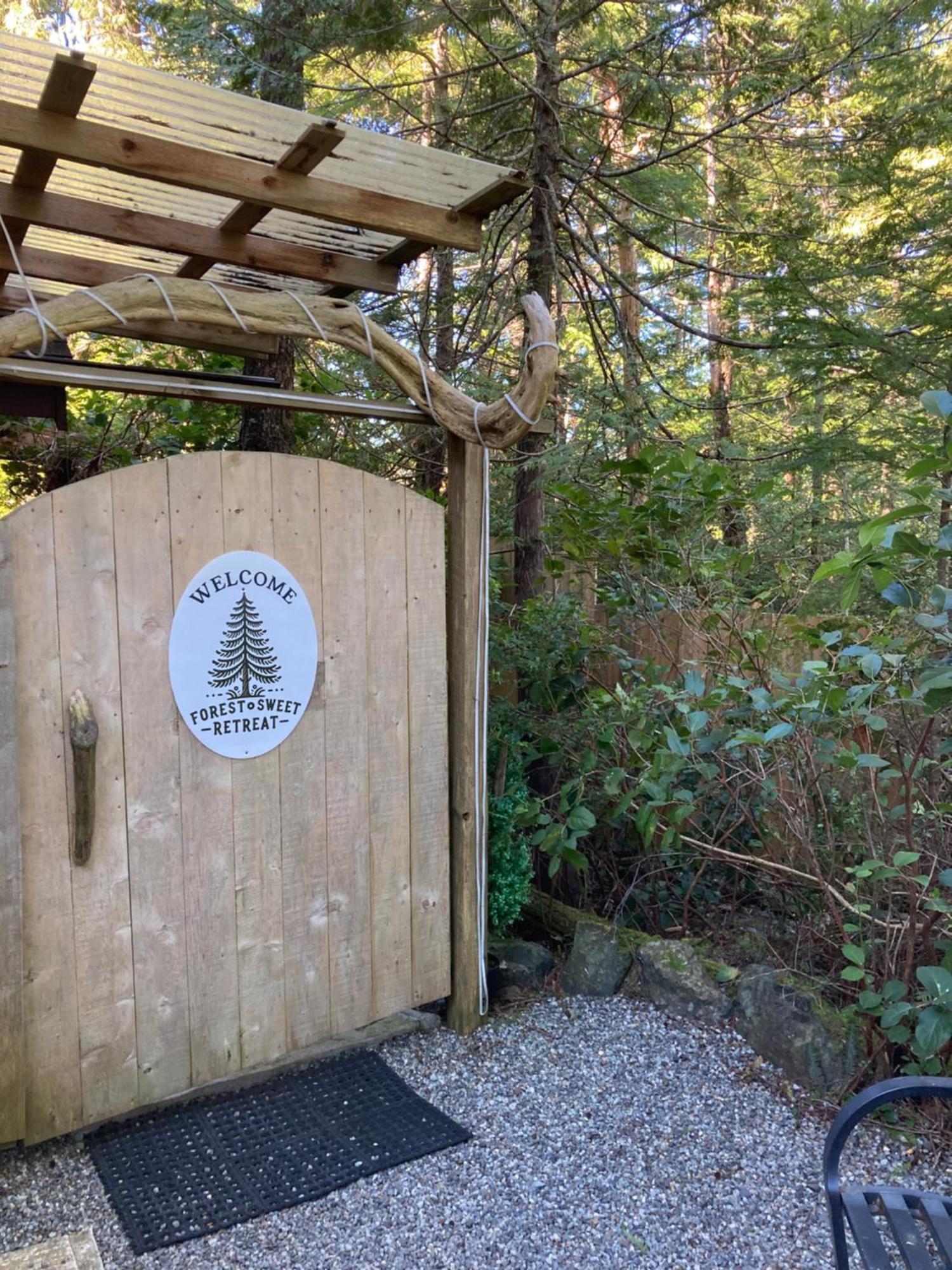 Forest Sweet Retreat Hot Tub & Wood Fired Sauna Ucluelet Kültér fotó