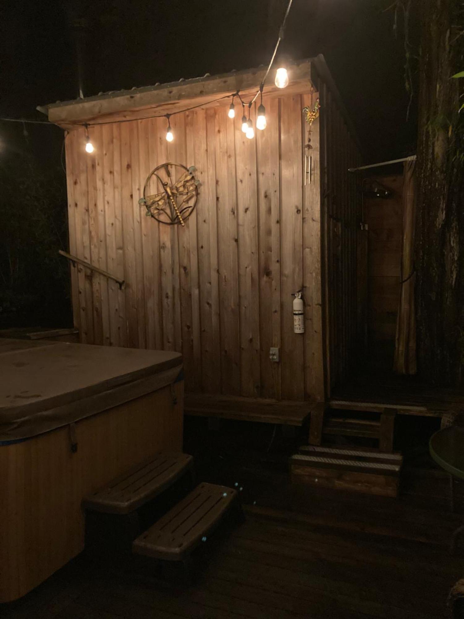 Forest Sweet Retreat Hot Tub & Wood Fired Sauna Ucluelet Kültér fotó